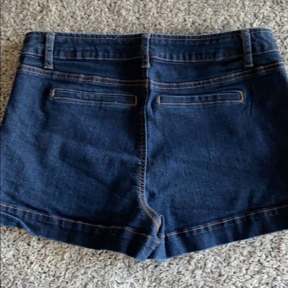 Cute jean short-shorts with sailor buttons. - Picture 3 of 3